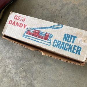 Vintage Gem Dandy nut cracker. Works great. Collectible.